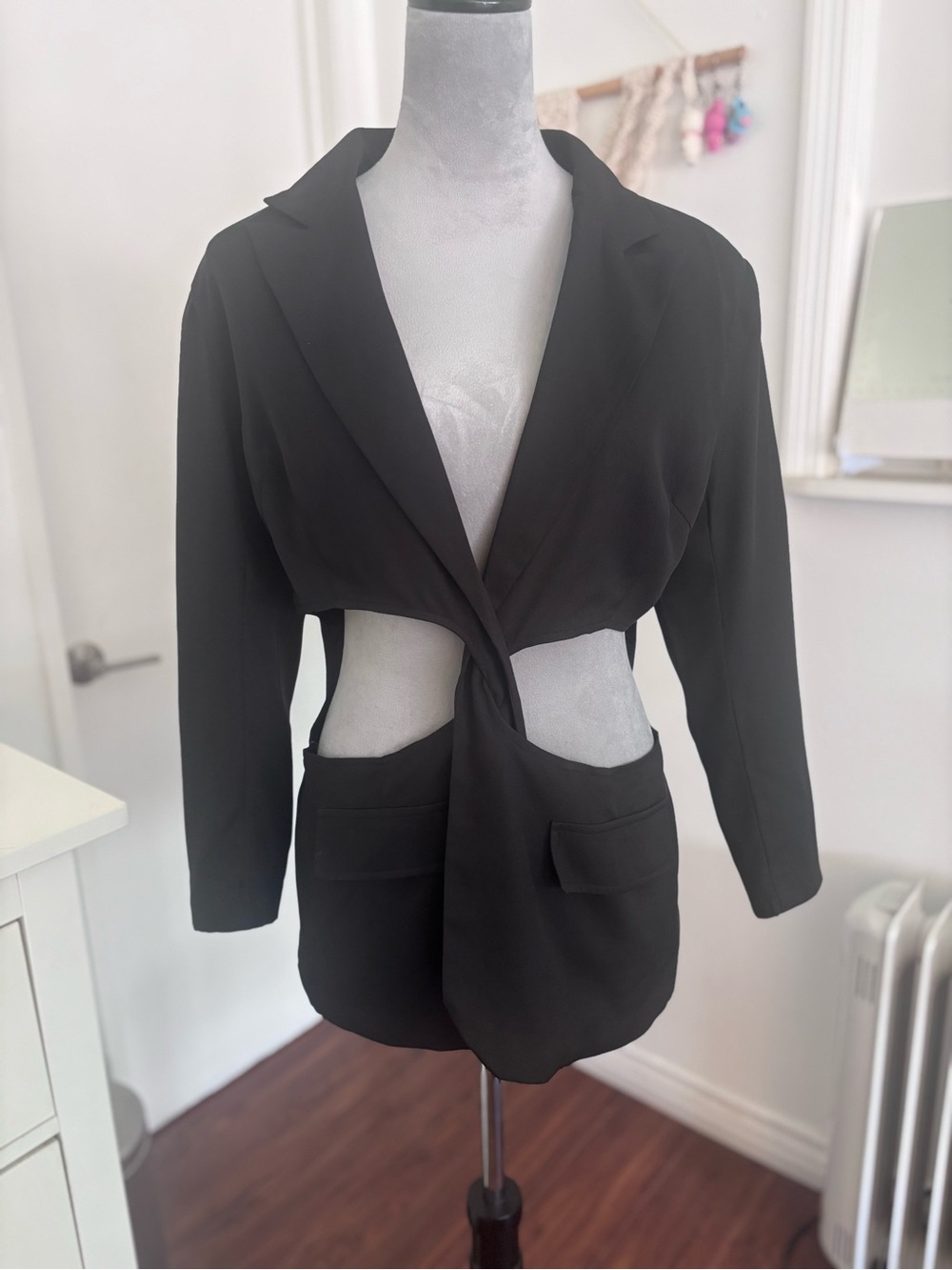 PrettyLittleThing Black Cutout Blazer